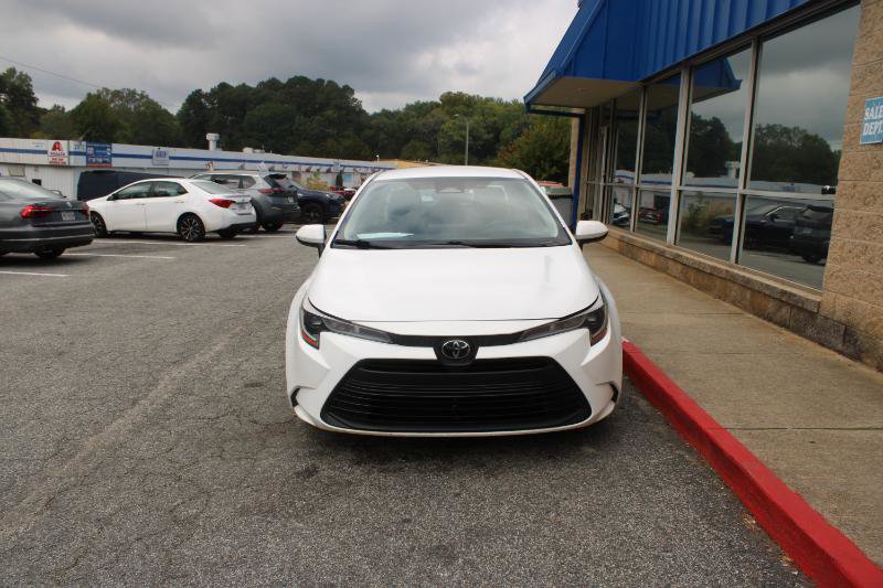 Used 2023 Toyota Corolla LE image 2