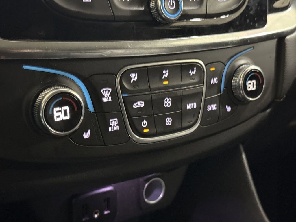 Used 2018 Chevrolet Traverse LT FWD image 16