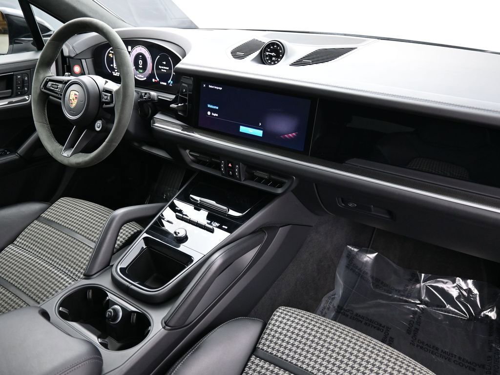 Certified 2024 Porsche Cayenne Turbo image 29