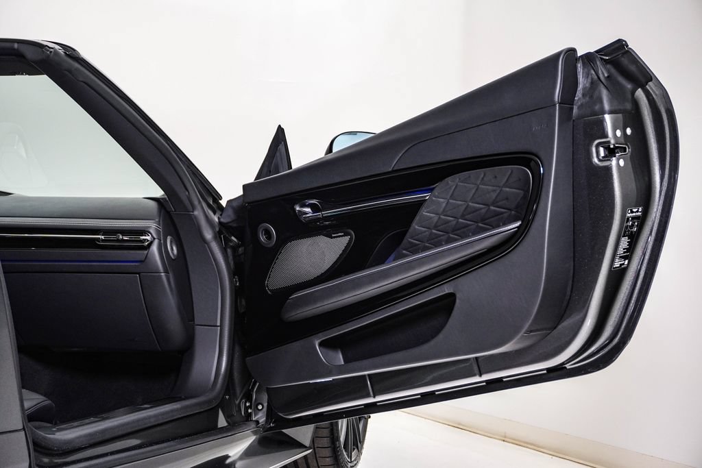 Used 2024 Aston Martin DB12 Convertible RWD image 21