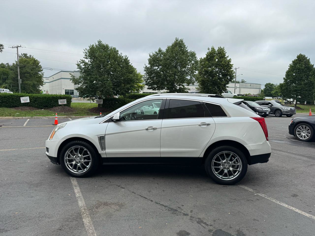 Used 2013 Cadillac SRX Premium AWD/4WD image 25