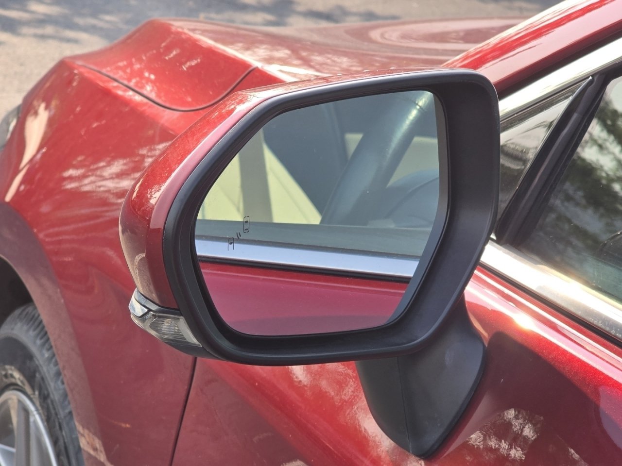 Certified 2019 Toyota Avalon XLE w/ Moonroof Package FWD image 24