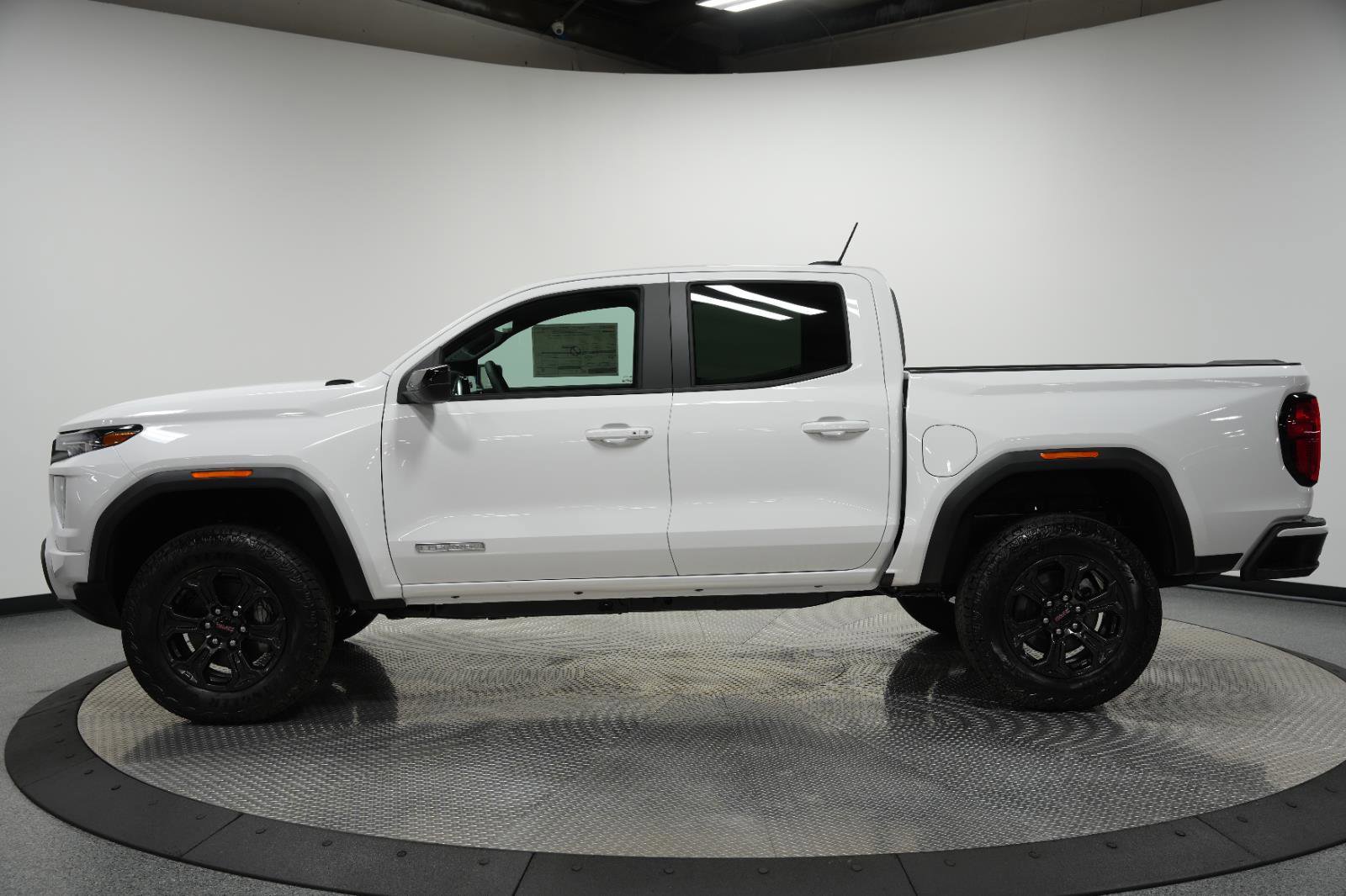 New 2025 GMC Canyon Elevation image 4