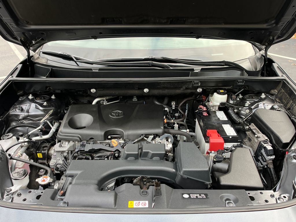 Used 2022 Toyota RAV4 LE image 21