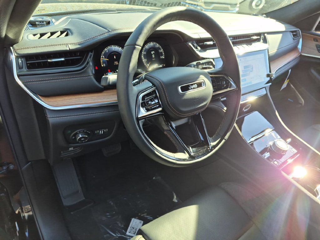 New 2027 Jeep Grand Cherokee Summit AWD/4WD image 13