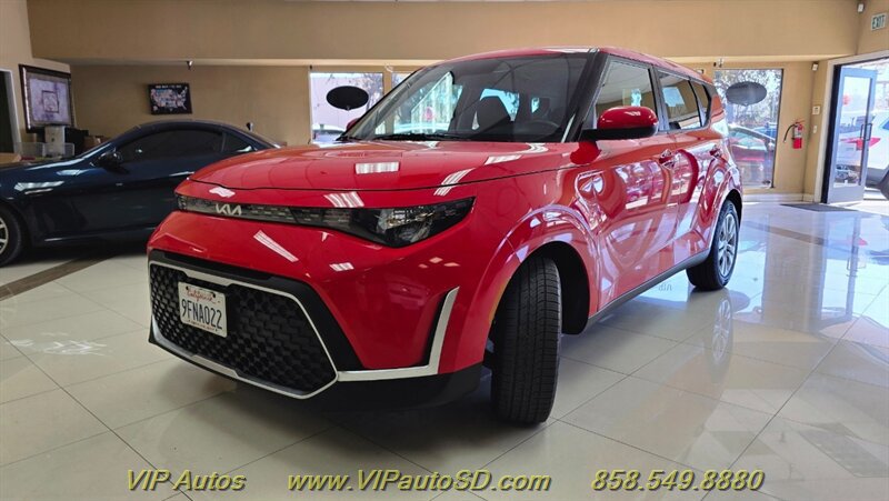 Used 2023 Kia Soul LX FWD image 2