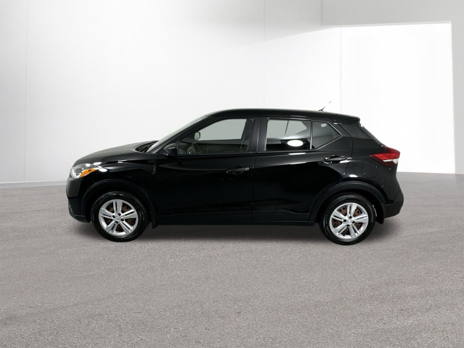 Used 2020 Nissan Kicks S image 30