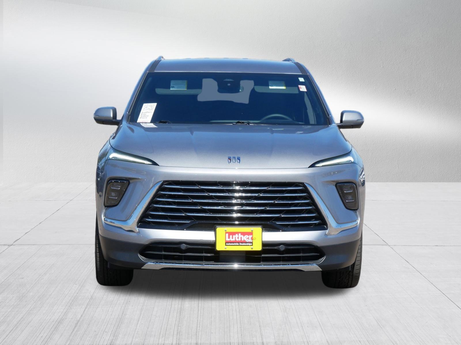 Used 2025 Buick Enclave Preferred image 2