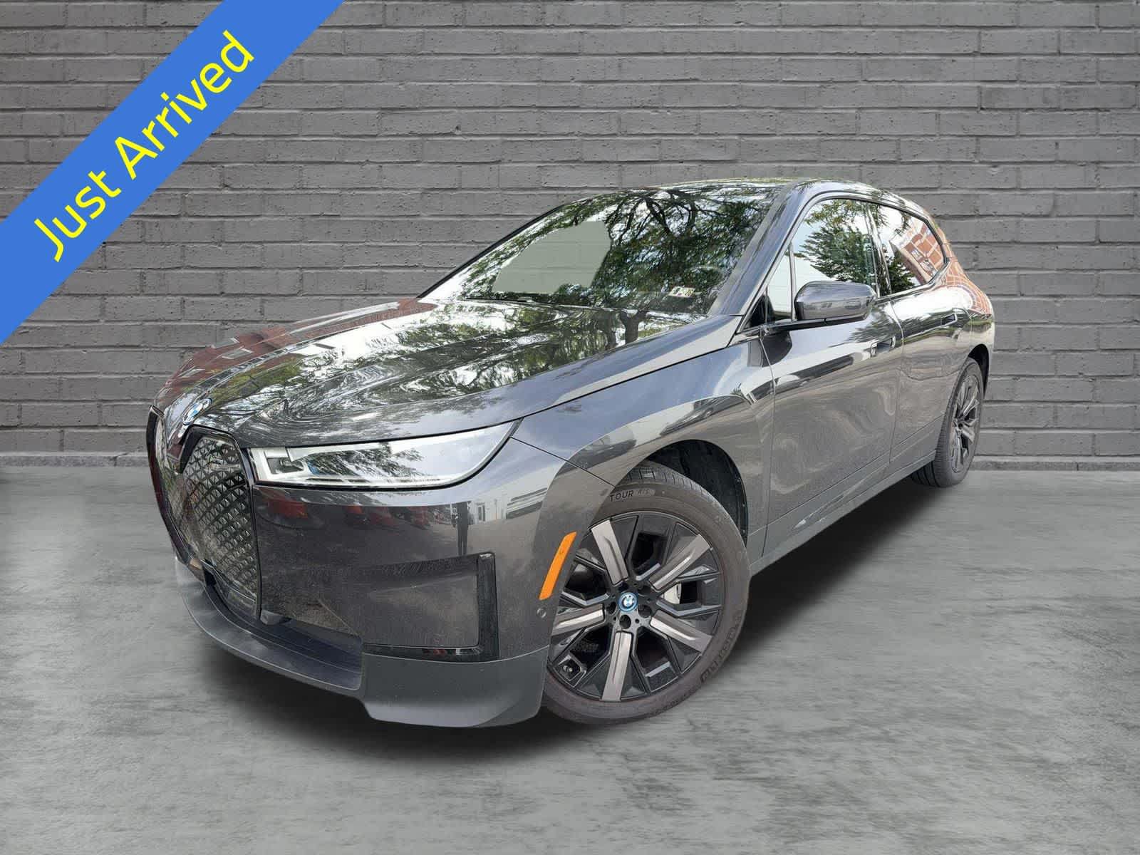 Used 2024 BMW iX xDrive50 w/ Premium Package AWD/4WD video 1