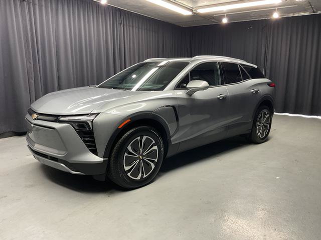 Used 2025 Chevrolet Blazer EV LT AWD/4WD image 3