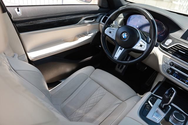 Used 2022 BMW 740i w/ Luxury Rear Seating Package RWD image 23