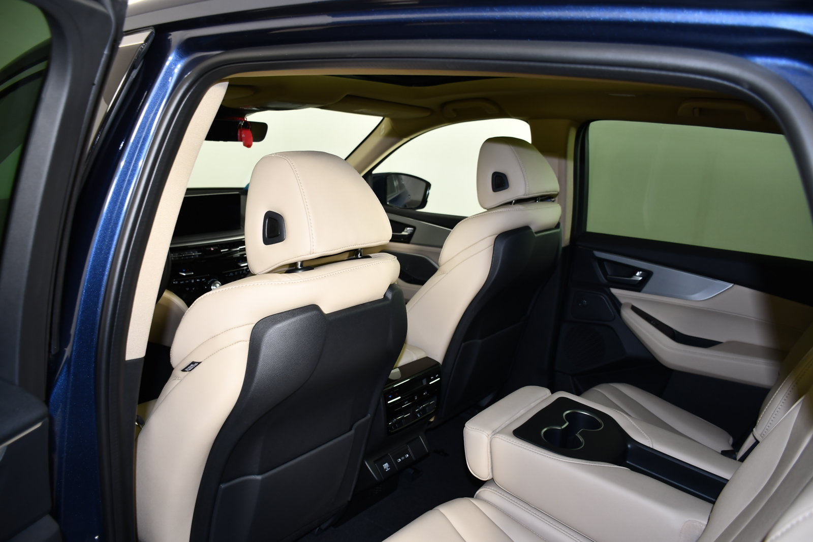 Certified 2025 Acura MDX SH-AWD image 47