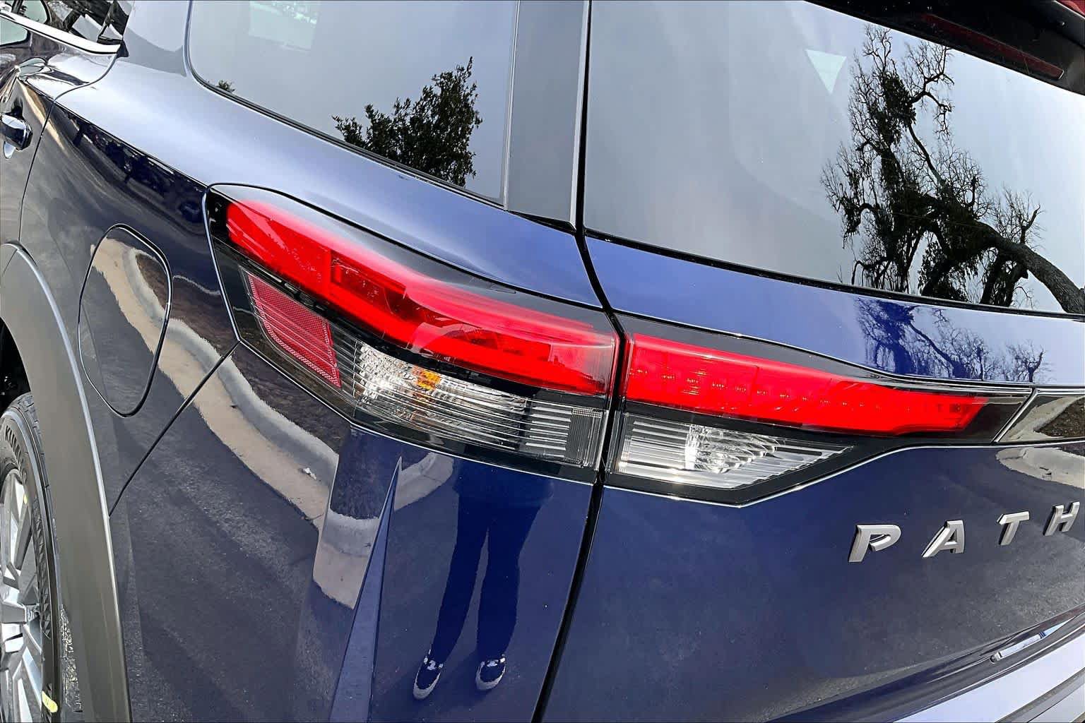 New 2026 Nissan Pathfinder SV AWD/4WD image 14