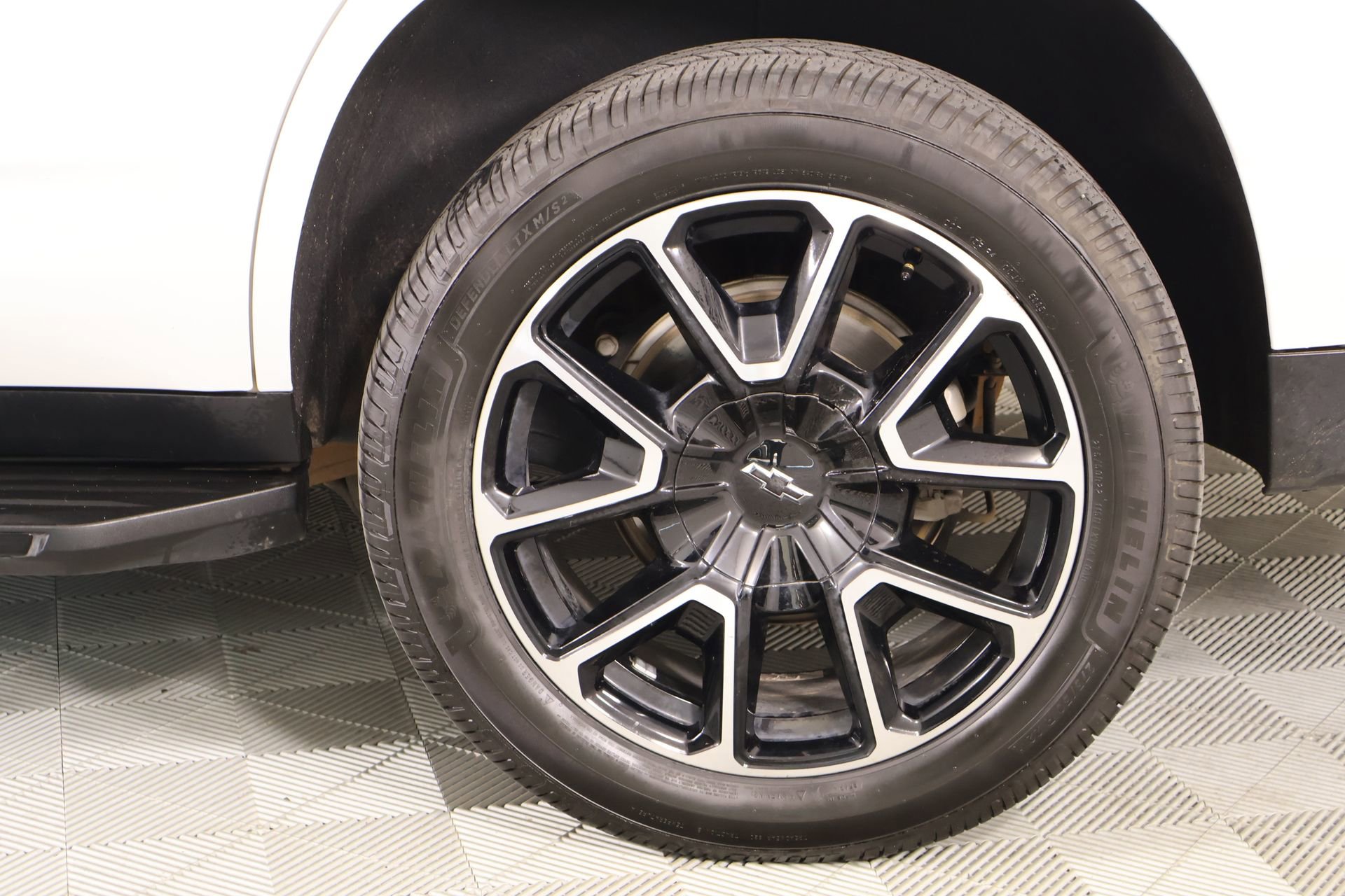 Used 2021 Chevrolet Tahoe RST w/ Luxury Package RWD image 21