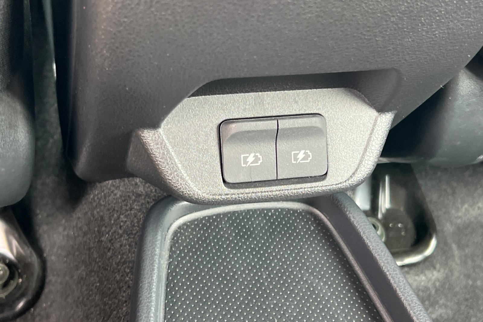 Certified 2024 Nissan Leaf SV Plus FWD image 14