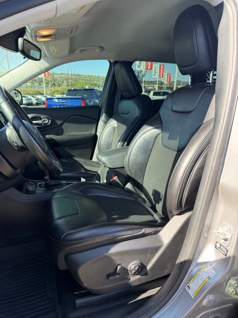 Used 2021 Jeep Cherokee Latitude Plus AWD/4WD image 16