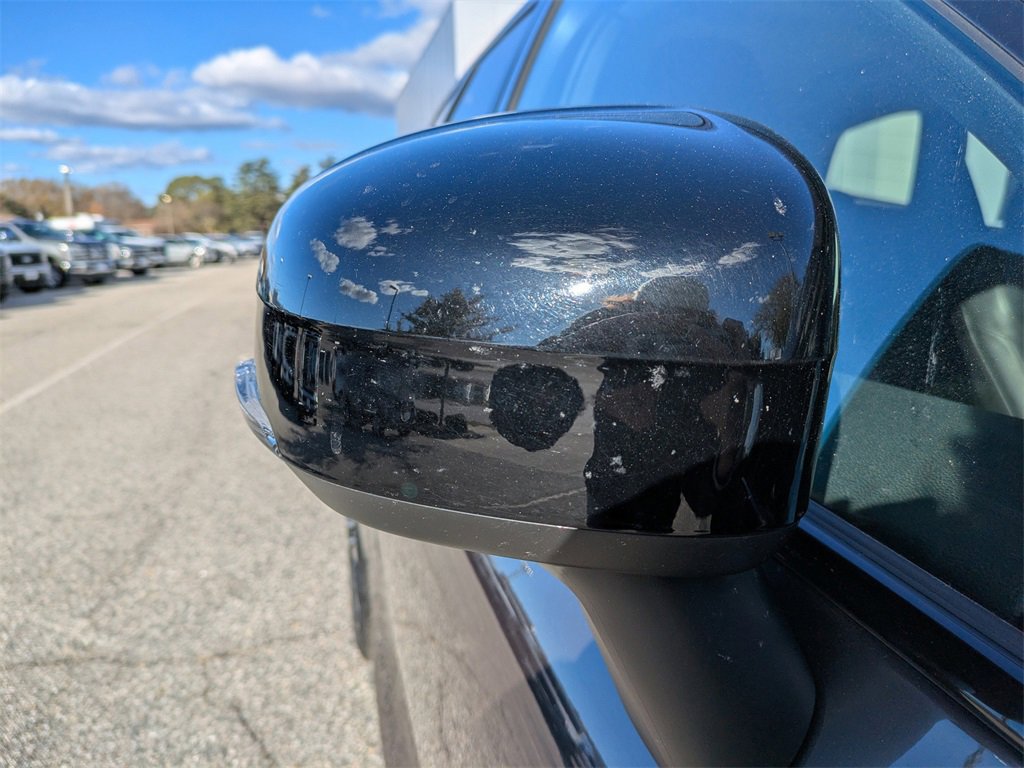 Certified 2025 Volvo XC60 B5 Plus image 12