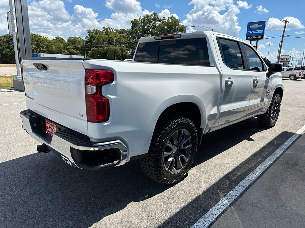 Used 2023 Chevrolet Silverado 1500 LT AWD/4WD image 2
