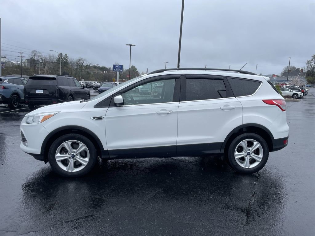 Used 2016 Ford Escape SE image 3