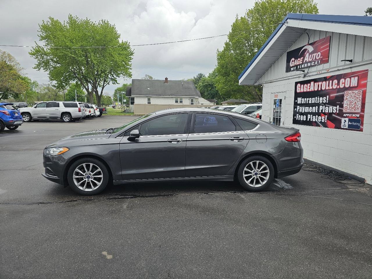 Used 2017 Ford Fusion SE FWD image 6