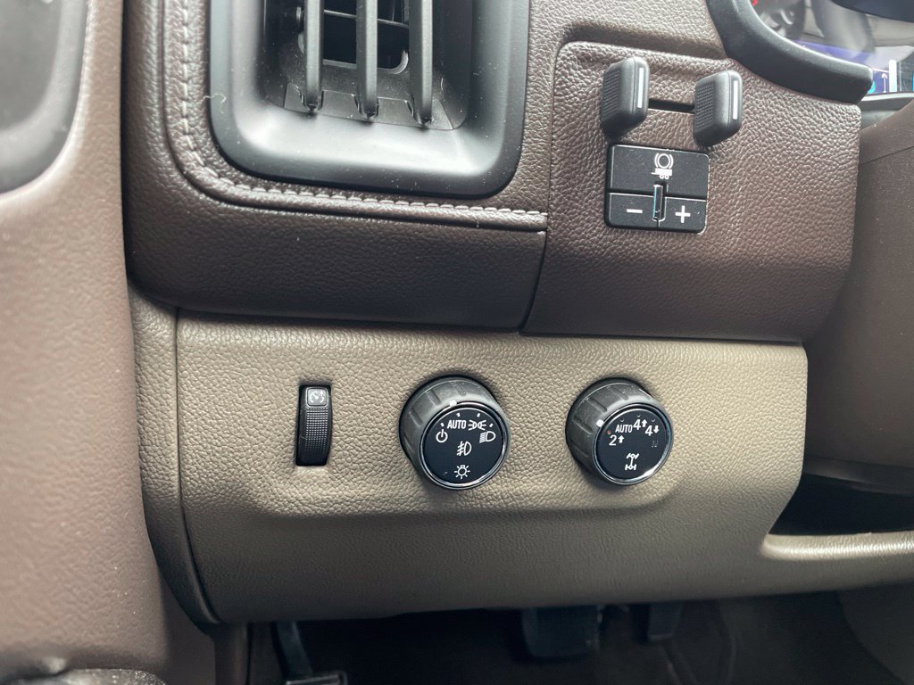 Used 2017 GMC Canyon SLT w/ Driver Alert Package AWD/4WD image 25