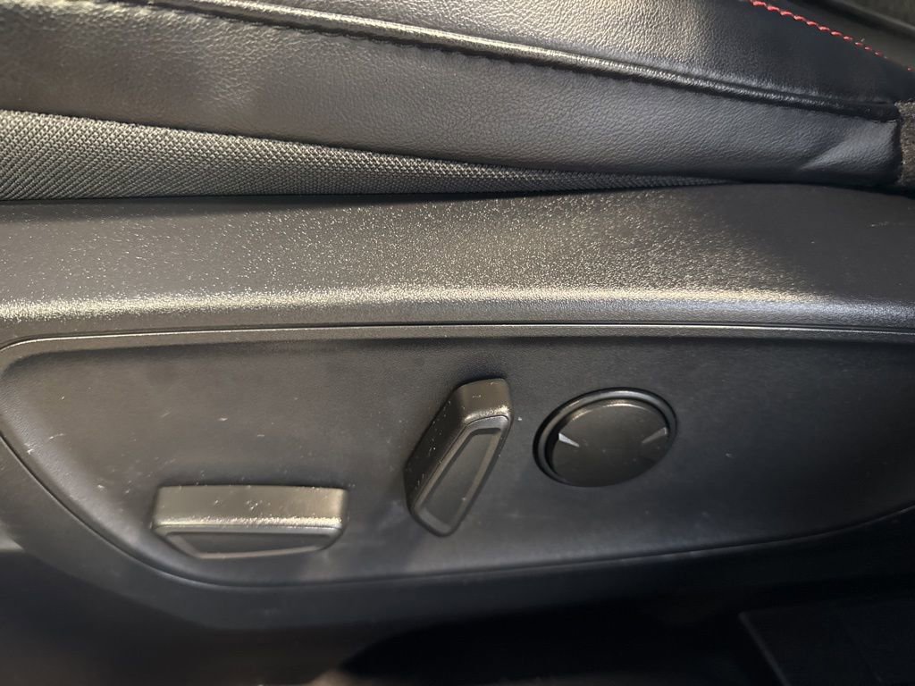 Used 2025 Ford Escape ST-Line image 23