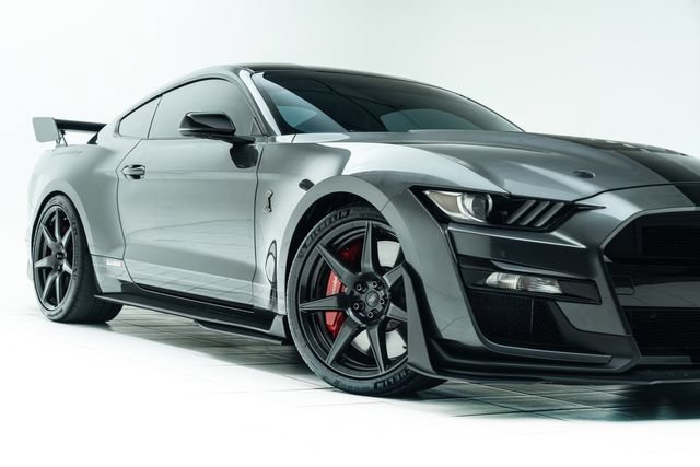 Used 2020 Ford Mustang Shelby GT500 w/ Carbon Fiber Track Pack RWD image 3