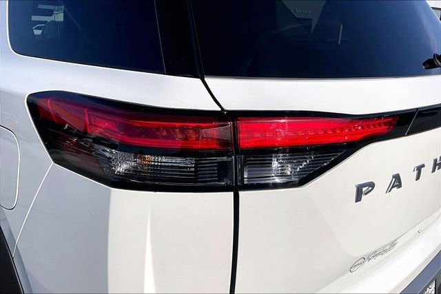 Certified 2024 Nissan Pathfinder Platinum w/ Cargo Package image 20