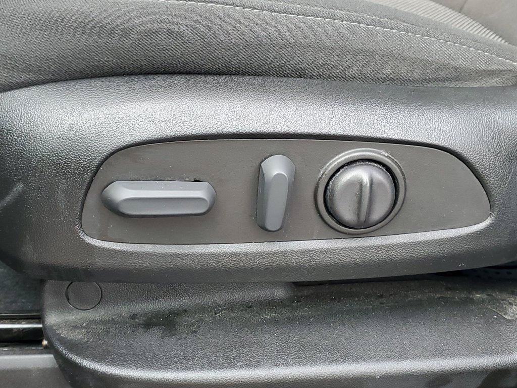Used 2023 Chevrolet Traverse LT FWD image 6