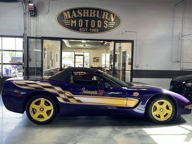 Used 1998 Chevrolet Corvette Convertible w/ Memory Pkg RWD image 9