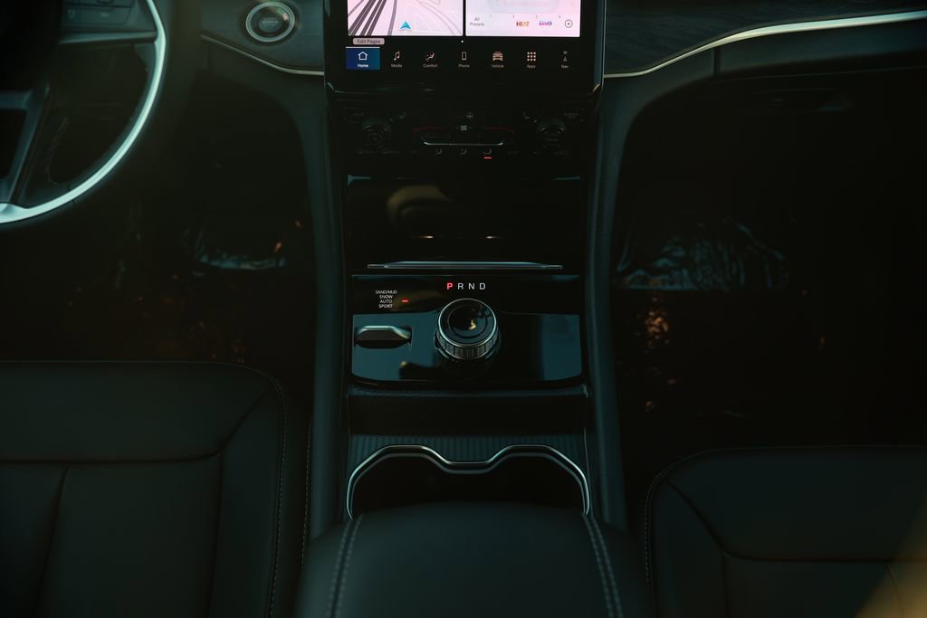 New 2025 Jeep Grand Cherokee L Limited image 24