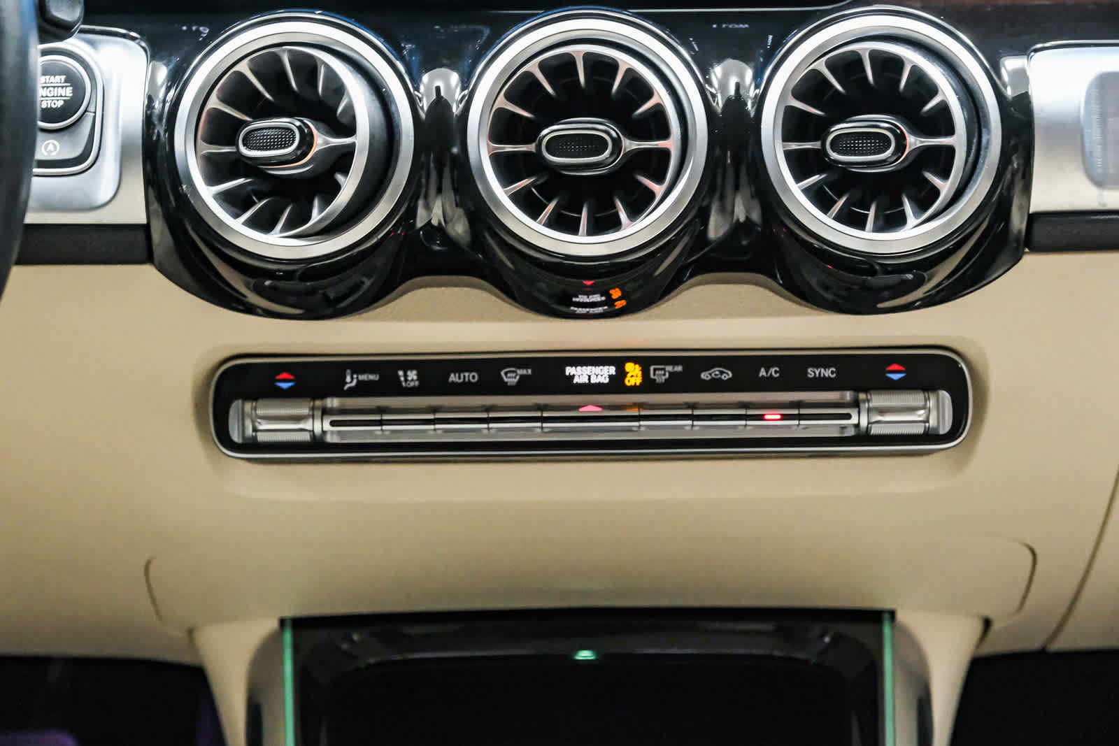 Used 2022 Mercedes-Benz GLB 250 4MATIC image 17