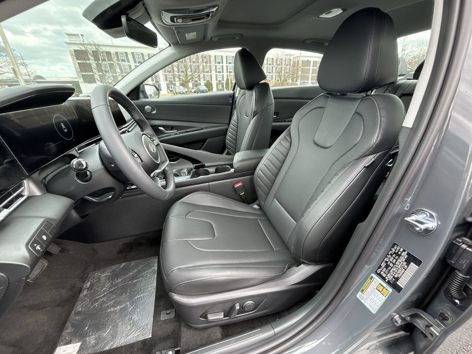 Used 2026 Hyundai Elantra Limited FWD image 13
