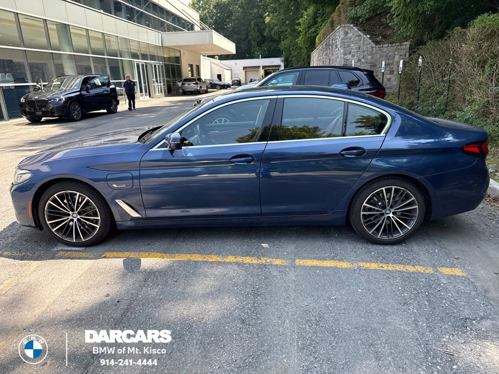 Used 2022 BMW 530e xDrive w/ Convenience Package AWD/4WD video 1