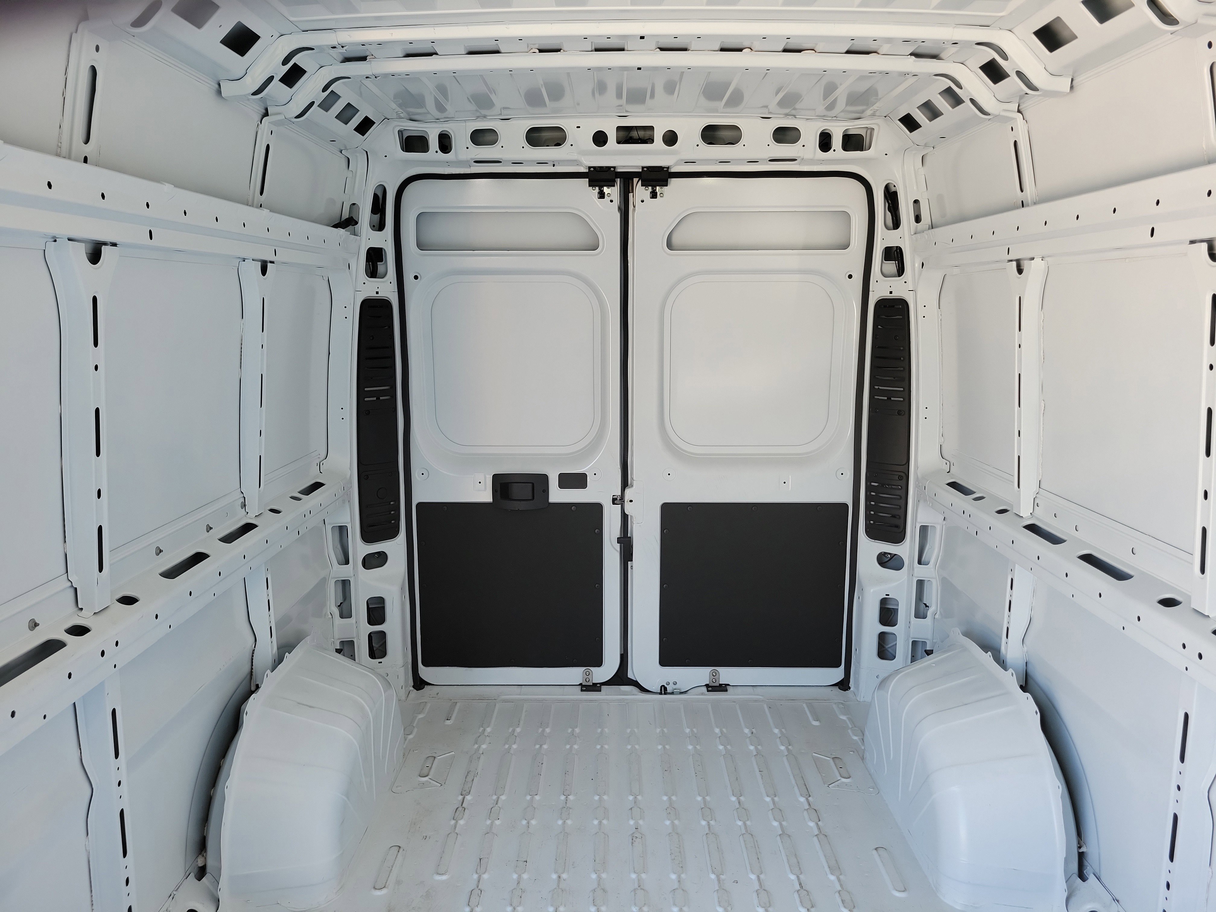 Used 2026 RAM ProMaster 2500 w/ Convenience Group FWD image 13