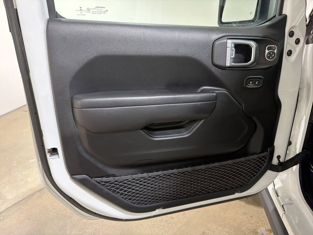 Used 2021 Jeep Gladiator Sport AWD/4WD image 9