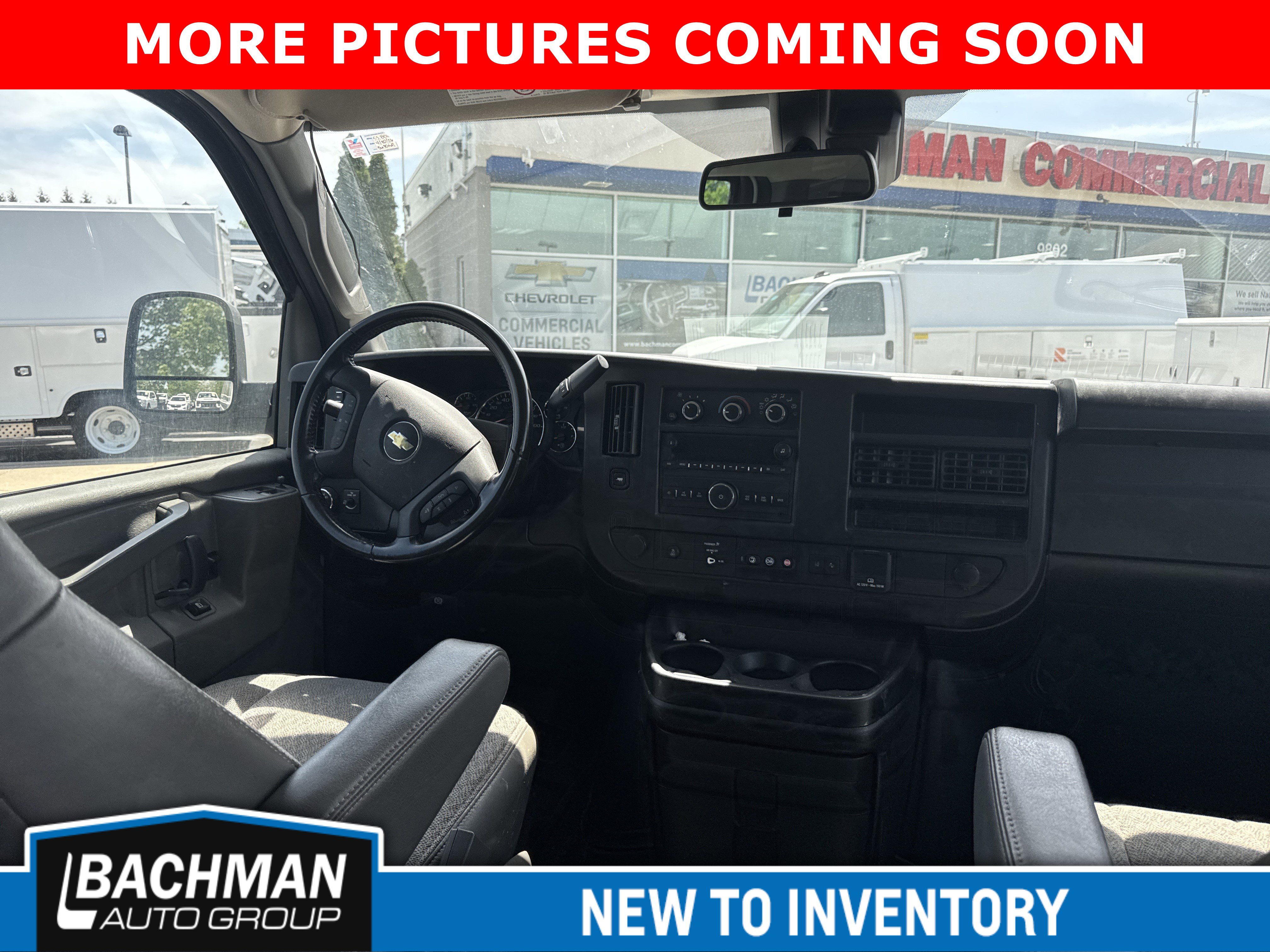 Used 2022 Chevrolet Express 2500 LT RWD image 6