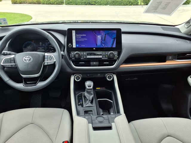Used 2025 Toyota Grand Highlander FWD image 24