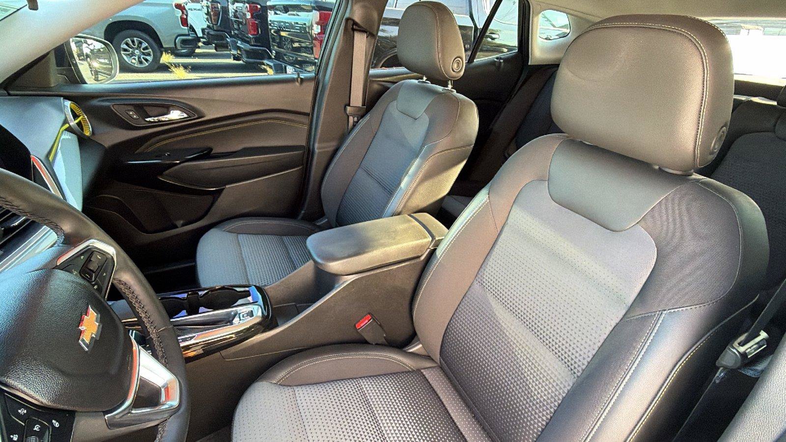 Used 2024 Chevrolet Trax LT w/ Driver Confidence Package FWD image 4