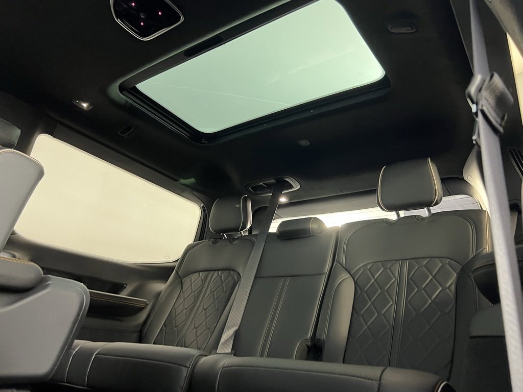 Used 2024 Jeep Grand Wagoneer Series III w/ Rear Seat Video Group 1 image 35