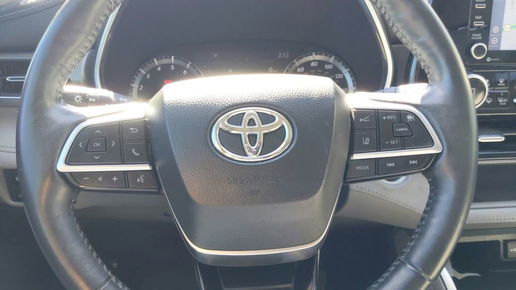 Used 2021 Toyota Highlander Limited image 19