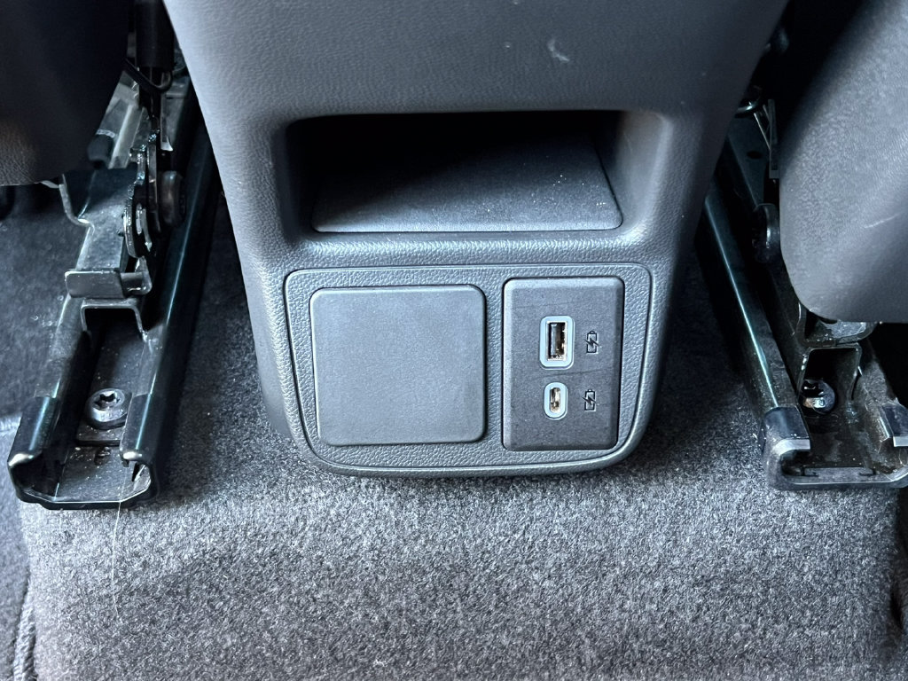 Used 2023 Buick Encore GX Preferred w/ Cold Weather Comfort Package FWD image 33