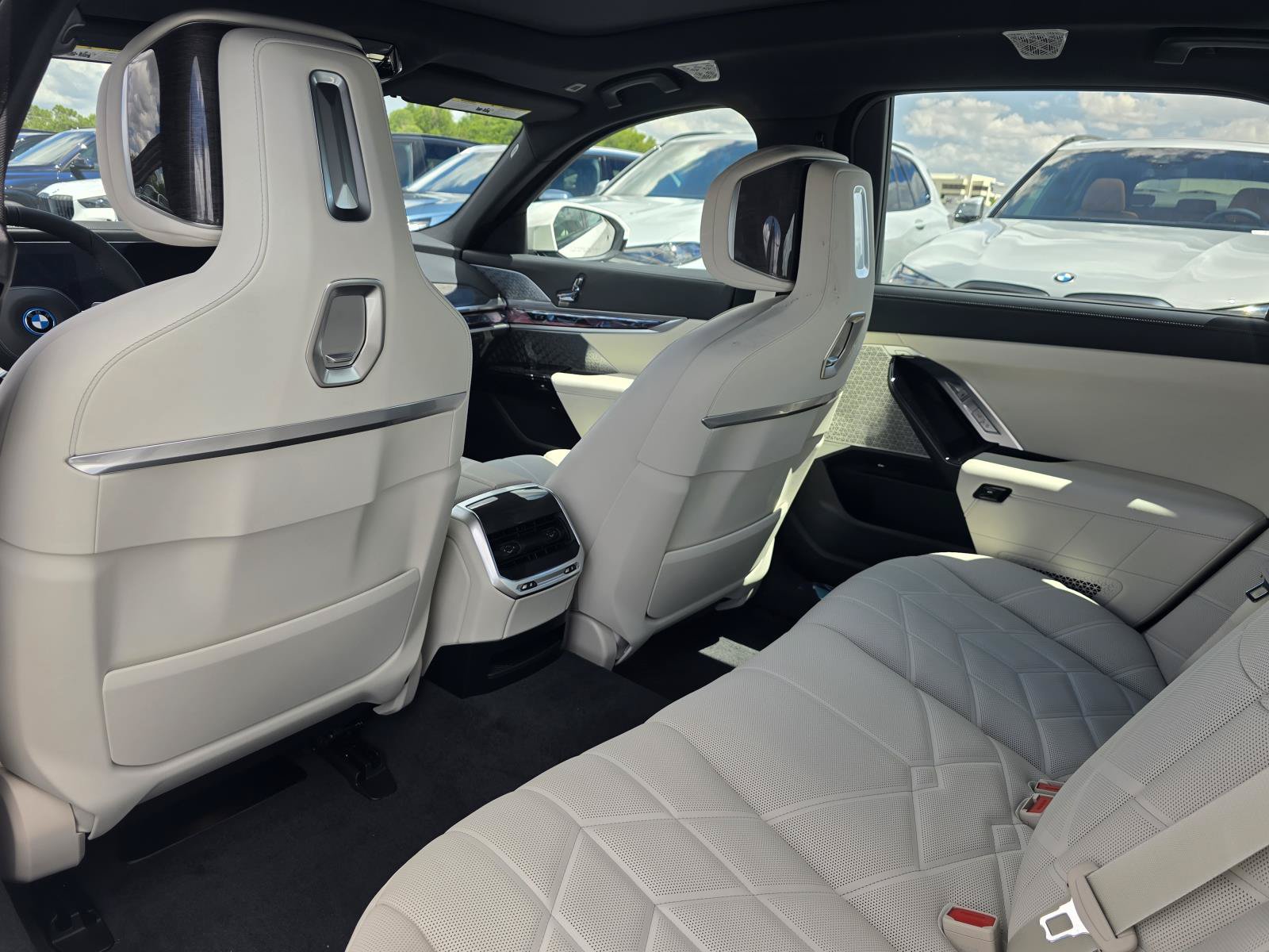 New 2026 BMW 750e xDrive w/ Executive Package AWD/4WD image 14