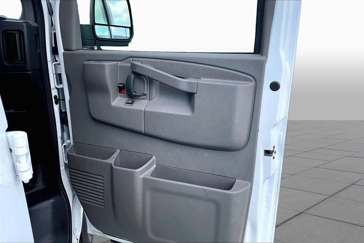 Certified 2025 GMC Savana 2500 w/ Driver Convenience Package RWD image 19