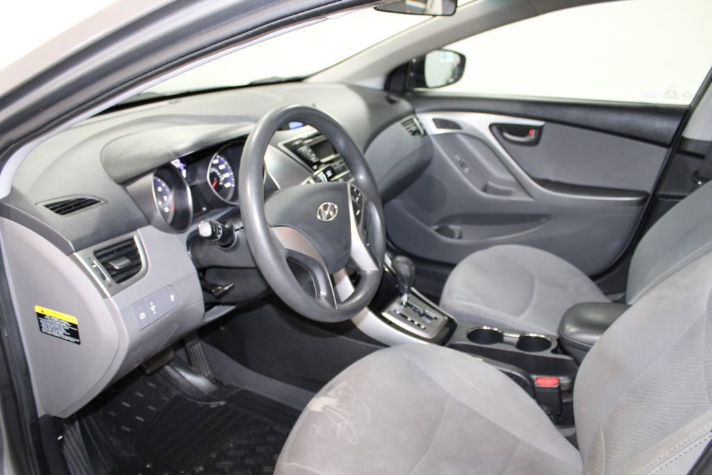 Used 2013 Hyundai Elantra GLS image 19
