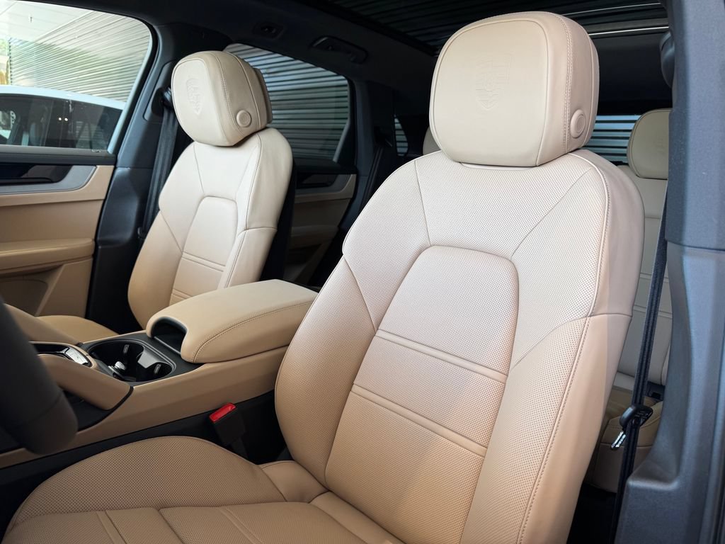 New 2026 Porsche Cayenne AWD/4WD image 5