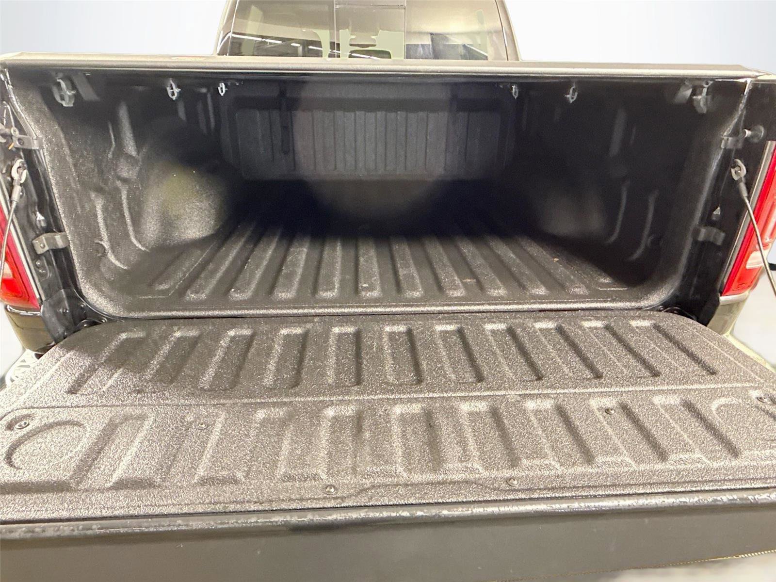 Used 2019 RAM 1500 Laramie image 19