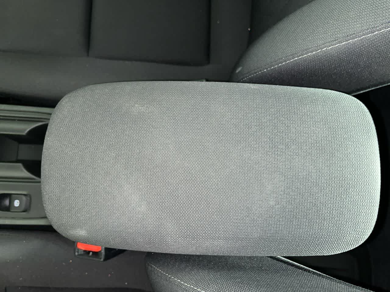 Used 2025 Toyota Corolla LE FWD image 4