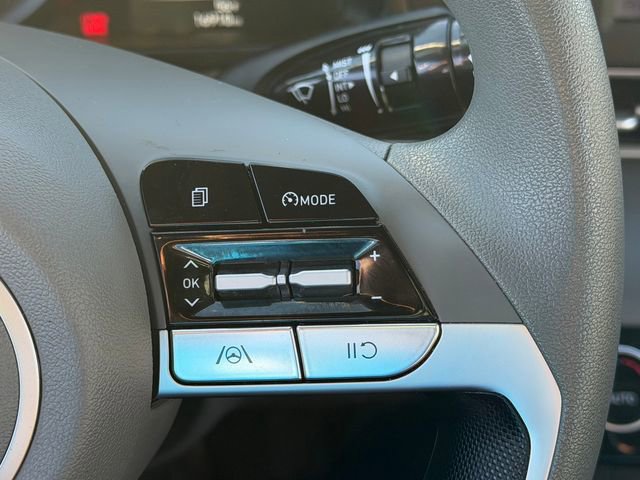 Used 2023 Hyundai Elantra SEL image 16