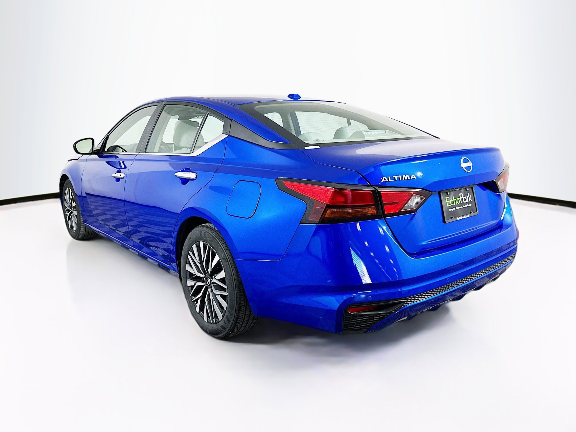 Used 2025 Nissan Altima 2.5 SV image 5